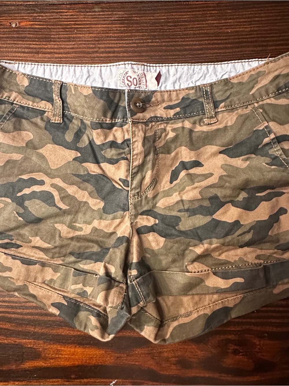 SO Women's Camo Cargo Shorts - Olive & Tan